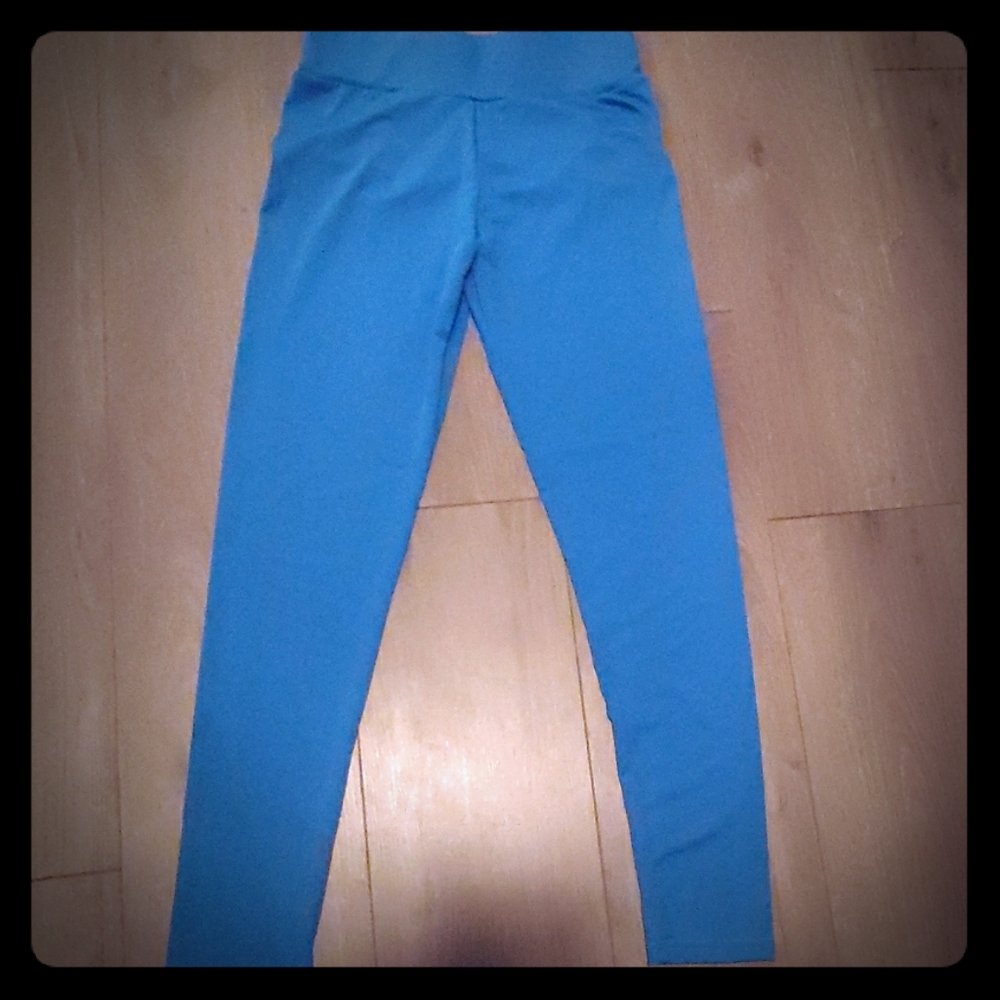 3 Active wear pants SIZE M (NEVER WORN)